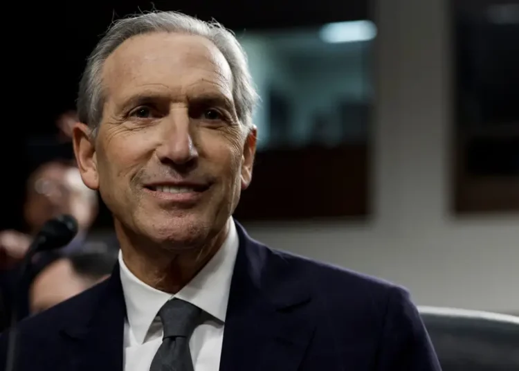 Howard Schultz is the latest billionaire to ditch the West Coast for Miami