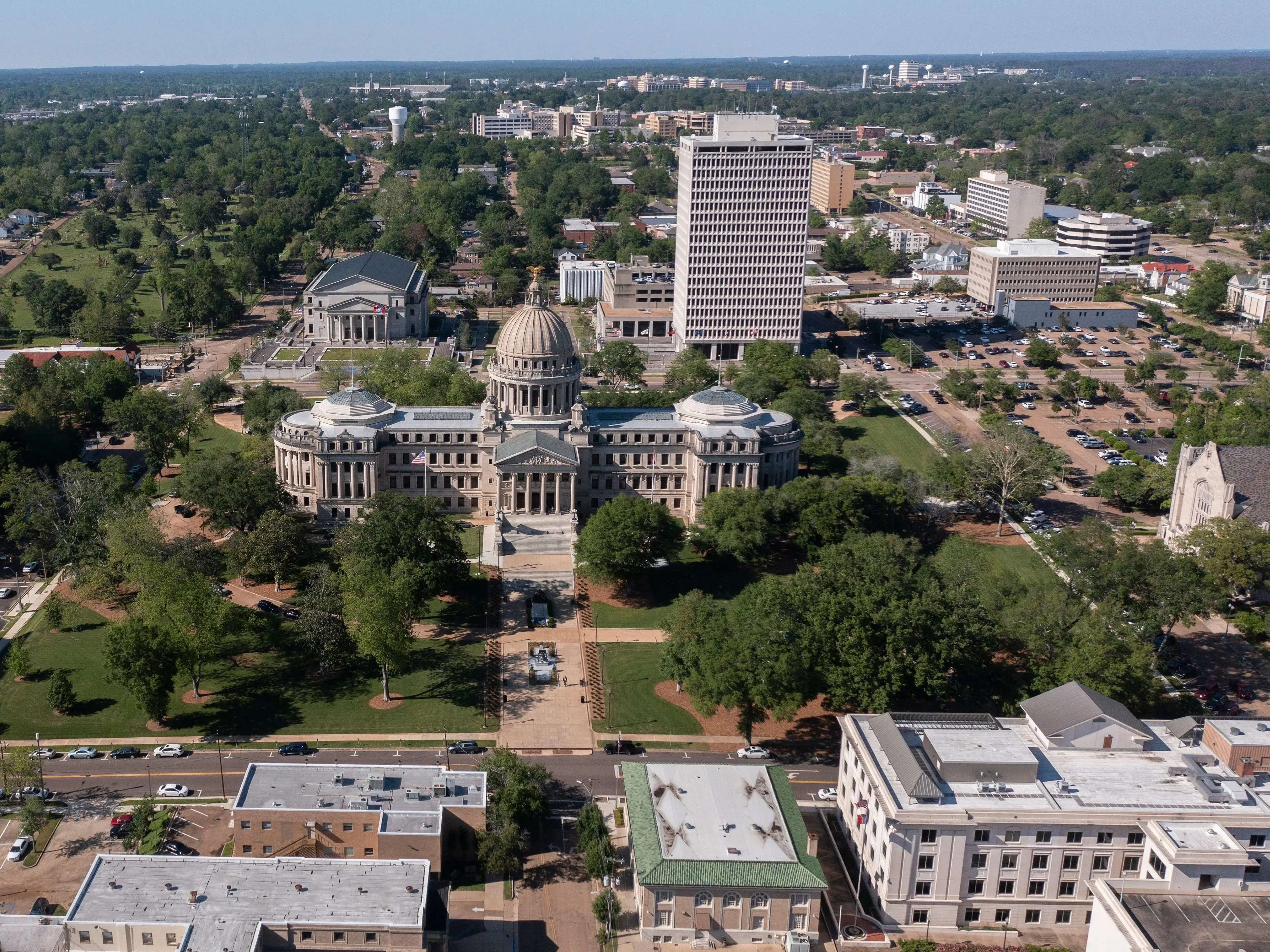 Courthouse and buildings in Jackson, Mississippi.