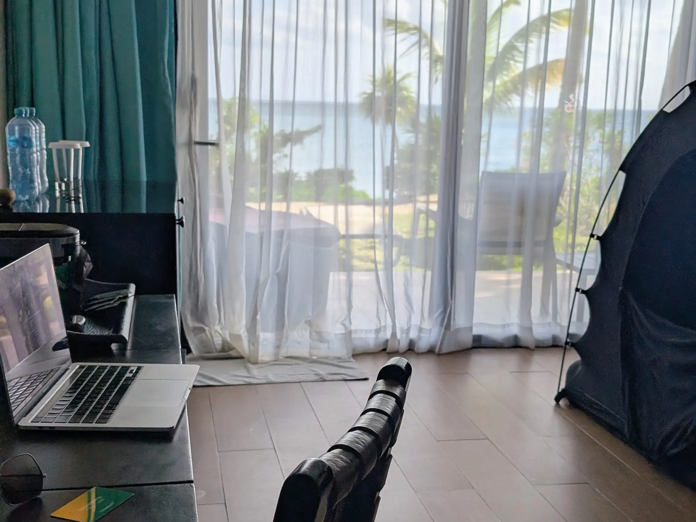 Hotel room with crib