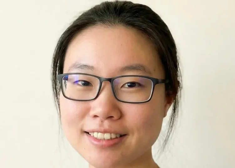 I’m an Amazon tech lead who got promoted by building AI products. Here are my top vibe coding tips.