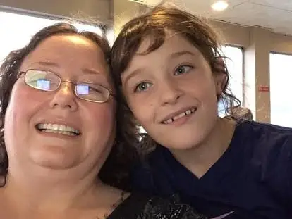 A woman with her daughter.