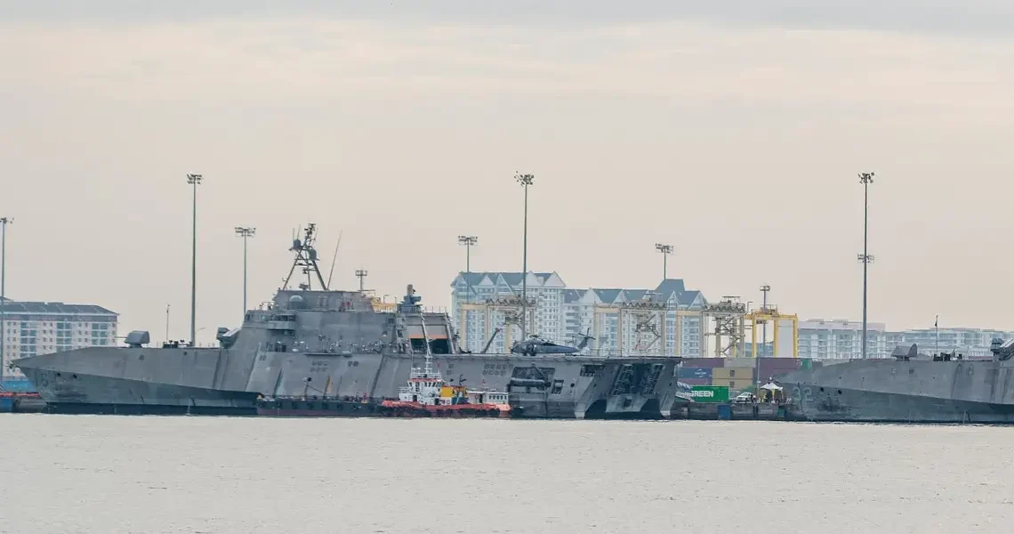 2 of the US’ 3 mine-hunting ships assigned to the Middle East were just seen in Asia