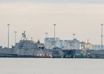 2 of the US’ 3 mine-hunting ships assigned to the Middle East were just seen in Asia