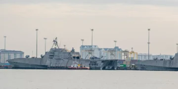2 of the US’ 3 mine-hunting ships assigned to the Middle East were just seen in Asia