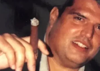 He weighed over 400 pounds as an FBI undercover agent — and it became his best disguise