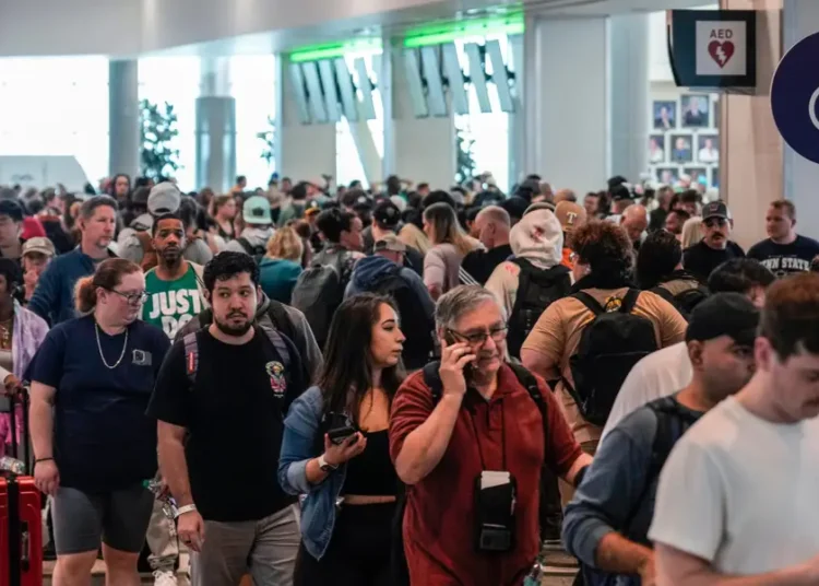 Unpaid TSA staff are calling out in big numbers. Here are the 5 airports where the problem is worst.