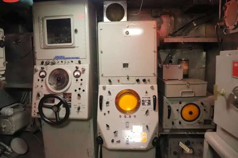Sonar equipment on the USS Becuna.
