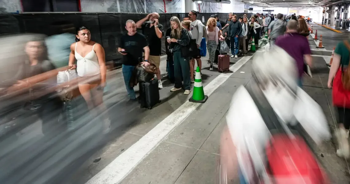 Mass TSA absences mean flying is a crapshoot right now