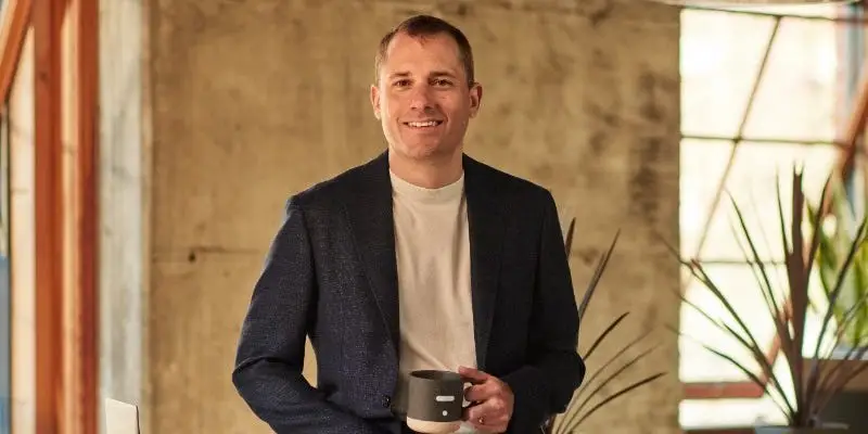 My side hustle made $10,000 in a month. It convinced me to leave my law career.