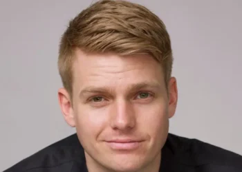 This simple phrase can get you up to 20% more in compensation, according to a negotiation coach