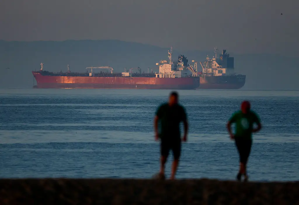 oil tanker background turn back