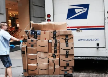 Amazon said USPS backed out at the ‘eleventh hour’ in contract negotiations to increase package volume