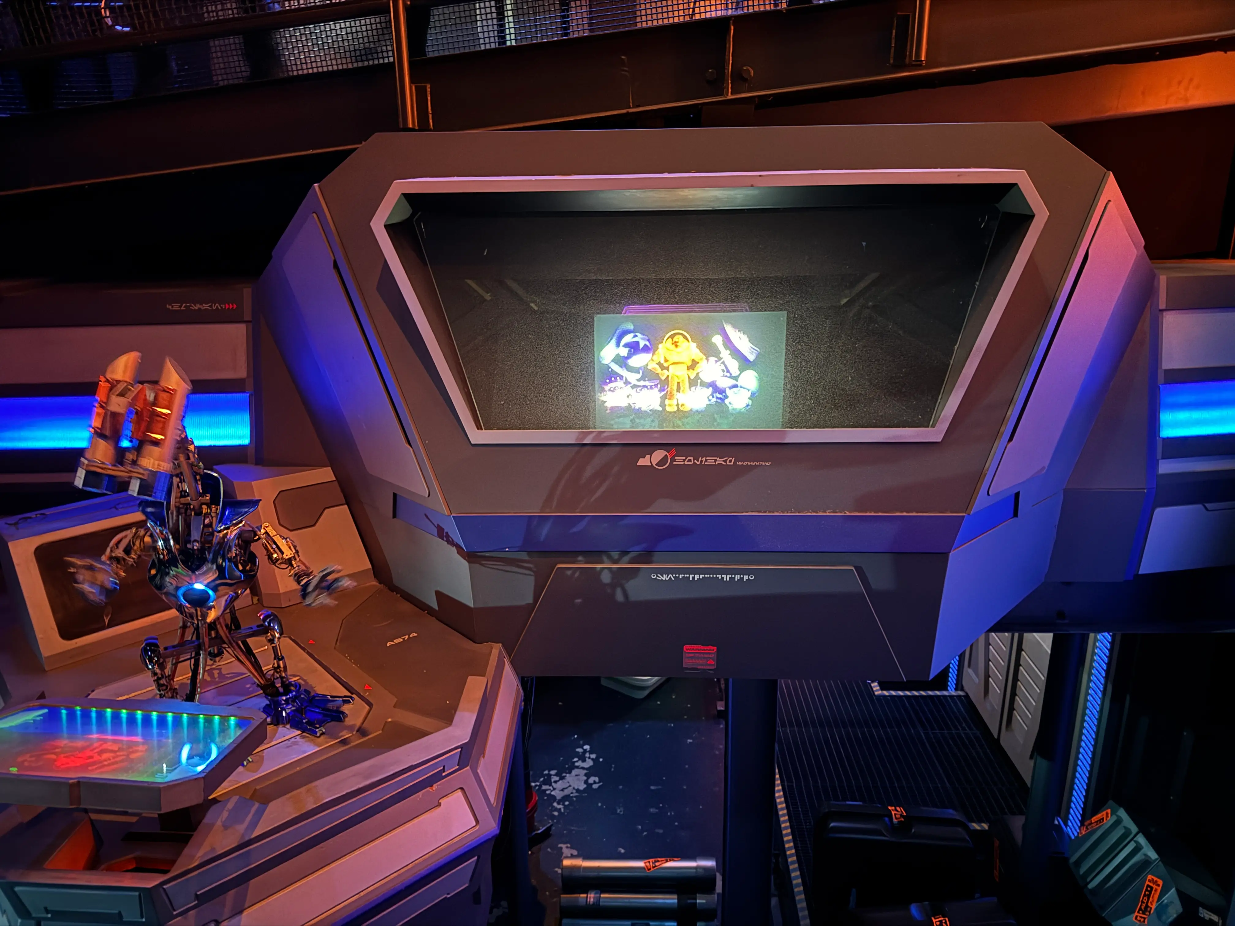 easter eggs in the Star Tours queue