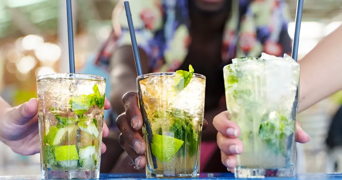 Bartenders share the 8 drinks you should never order in a crowded bar