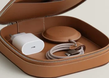 See Hermès new tech collection, from a $5,150 charging case for your Apple devices to a $820 cardholder
