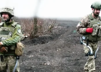 A Ukrainian corps says it’s combat-testing exoskeletons that can fit in a briefcase and help troops run 12 mph