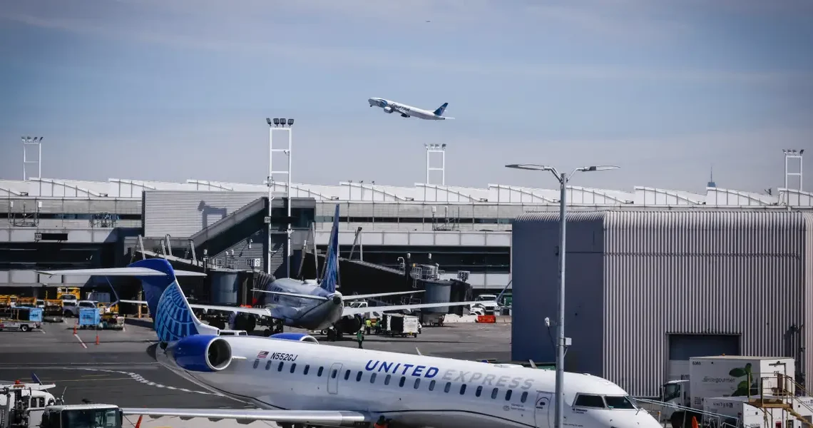 Newark flights halted after smoke forces control tower evacuation