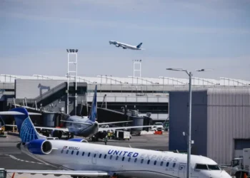 Newark flights halted after smoke forces control tower evacuation