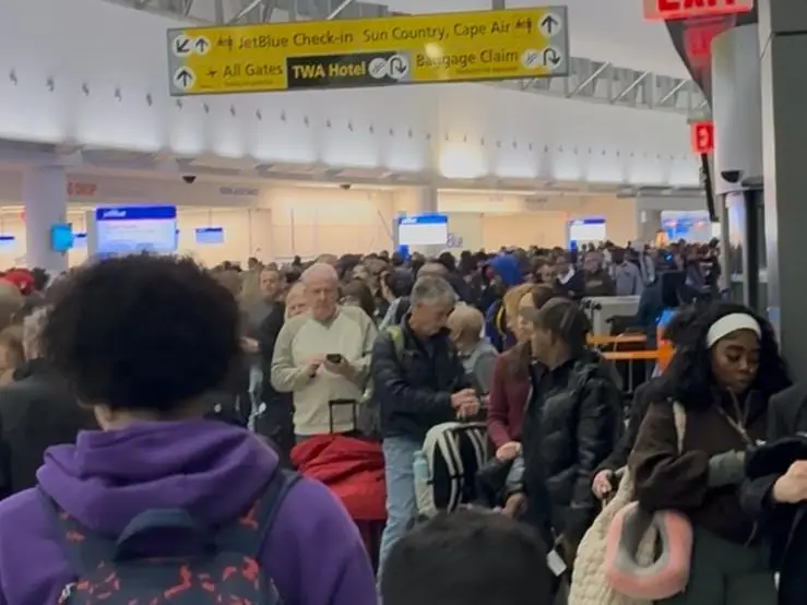 TSA liens at JFK International Airport, May 22, 6AM