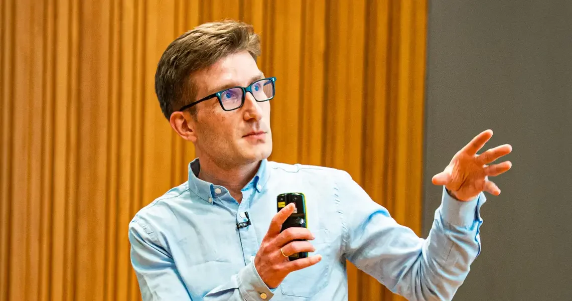 This researcher has a new way to measure AI performance. It’s BS, literally.