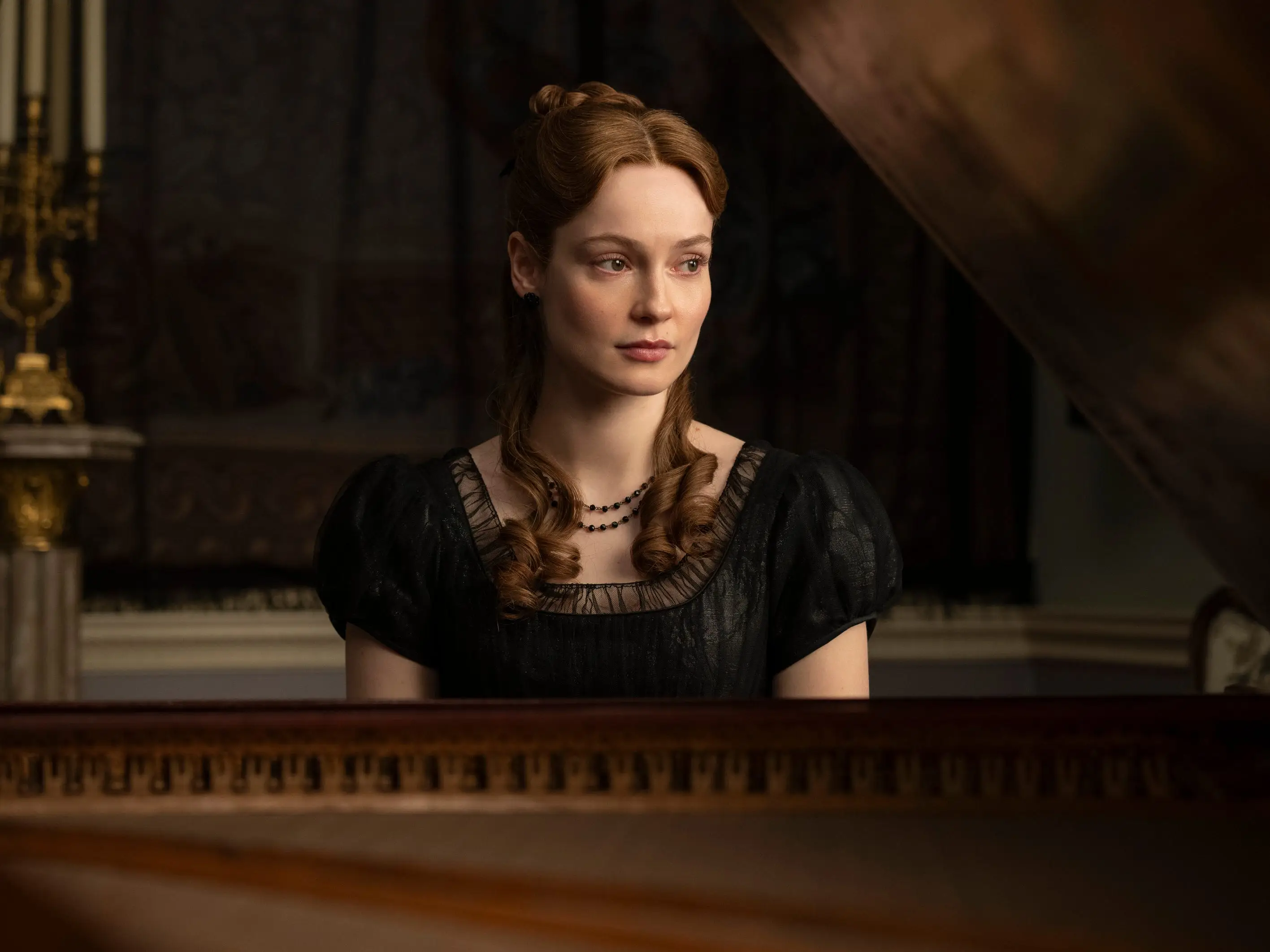 Hannah Dodd as Francesca Bridgerton.