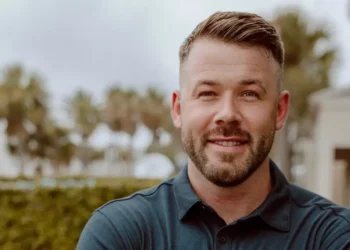 As a real estate agent, making money off Airbnbs was a safe bet. I decided to franchise my favorite coffee shop instead.