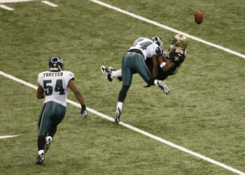 Former NFL players don’t want Trump using them to sell the Iran war