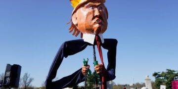 ‘No Kings’ Protest Organizers Expecting Record Turnout Against Historically Unpopular Trump