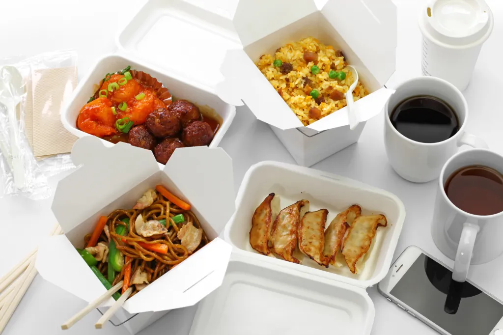 Restaurant owners say packaging directly affects how food holds up during takeout because trapped steam, temperature loss and movement during delivery.