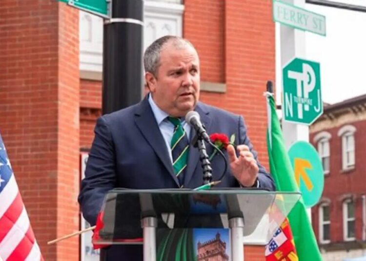 Former NJ Assemblyman Albert Coutinho, 56, killed in fiery car crash