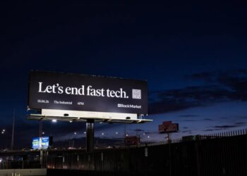 These Official ChromeOS Flex USB Sticks Can Give Your Old Mac or Windows PC a Second Life