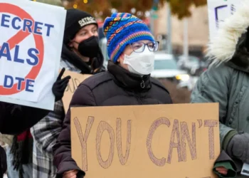 Big Tech Signs White House Data Center Pledge With Good Optics and Little Substance