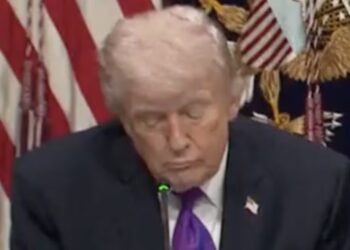 Trump, 79, Can’t Keep His Eyes Open at His Own Meeting