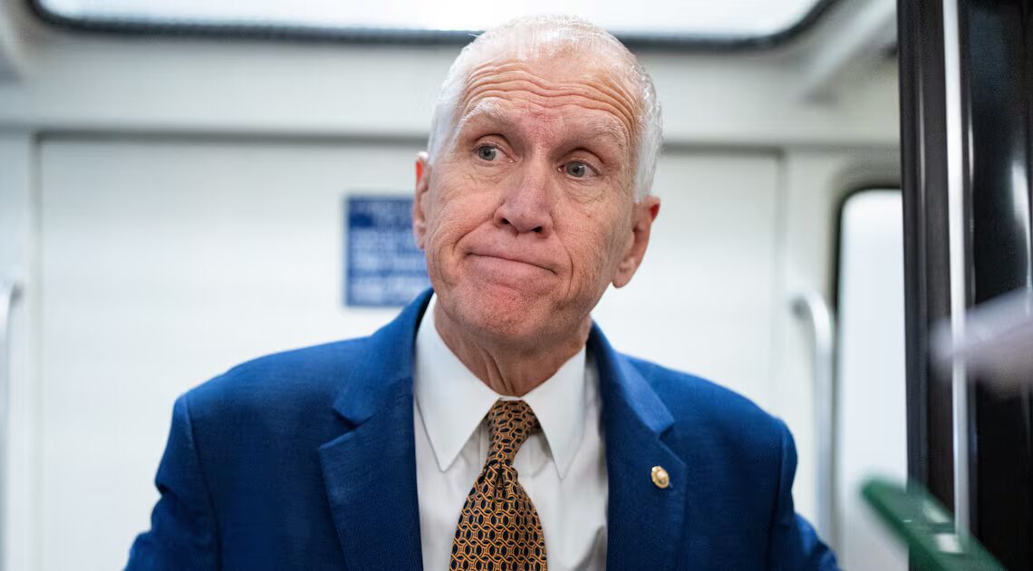 Rebel GOP Senator Demands ‘Embarrassing’ Trump Goon Quits