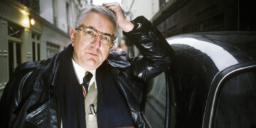 Len Deighton, best-selling novelist with wry take on espionage, dies at 97