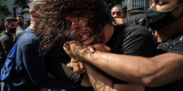 Before any Cuba deal, make Havana release the prisoners