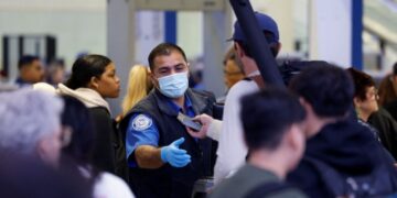 Trump orders TSA officers paid as Congress remains stalemated