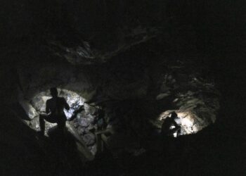 A violent parallel economy in Venezuela is threatening a Trump initiative