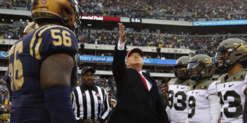 Trump vows to write executive order to reshape college sports
