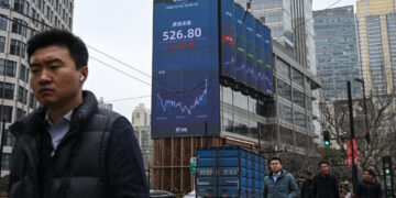 Oil prices soar amid worries of sustained war in Iran