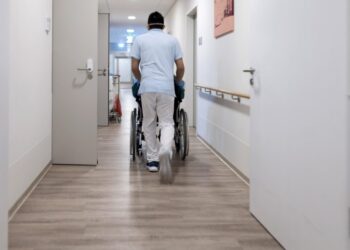 What families need to know about antipsychotic drug use in nursing homes