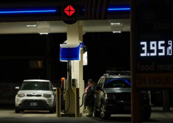 Look who is wrong about the economy now