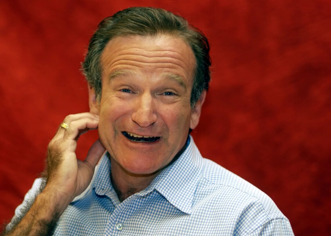 Did Robin Williams Really Get Punched in the Face for Stealing a Joke?