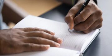 Left-Handed People Are More Competitive, Says Science