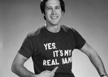 Chevy Chase Drummed in a Psychedelic Rock Band Before He Was A Star (& His Bandmates Are More Famous Than Him)