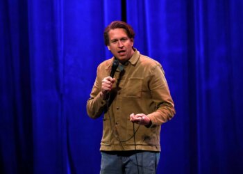 Pete Holmes on His New Stand-Up Special, Proper Q-Tip Usage, and How Audiences Have Changed (Exclusive)