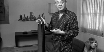 Rodney Dangerfield Once Wrote a Steamy Romance Novel (And Narrated It Himself)