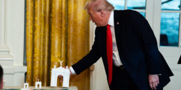 Democrats join legal challenge to Trump’s planned 250-foot arch