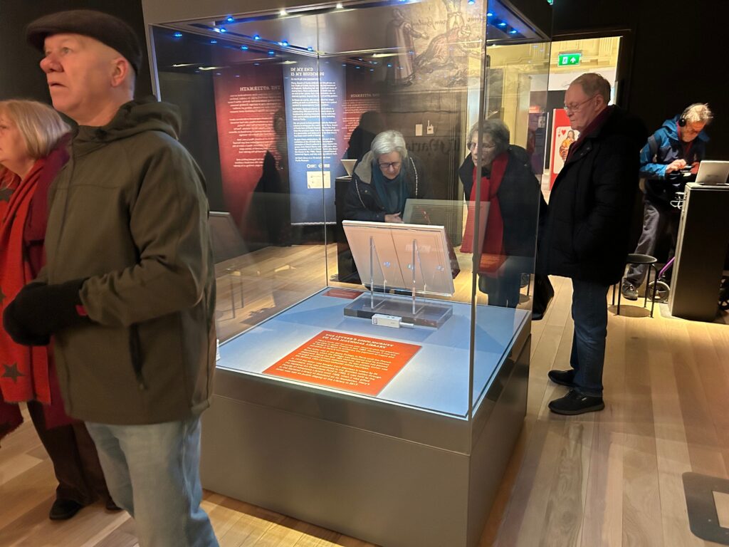 Letter written by Mary, Queen of Scots, prior to beheading draws crowds