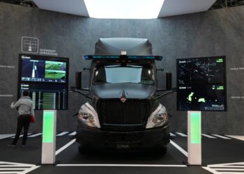 California’s false choice on autonomous trucks